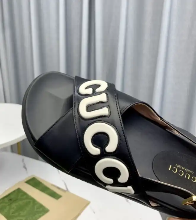 hype Gucci Slippers