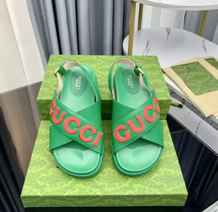 hype Gucci Slippers