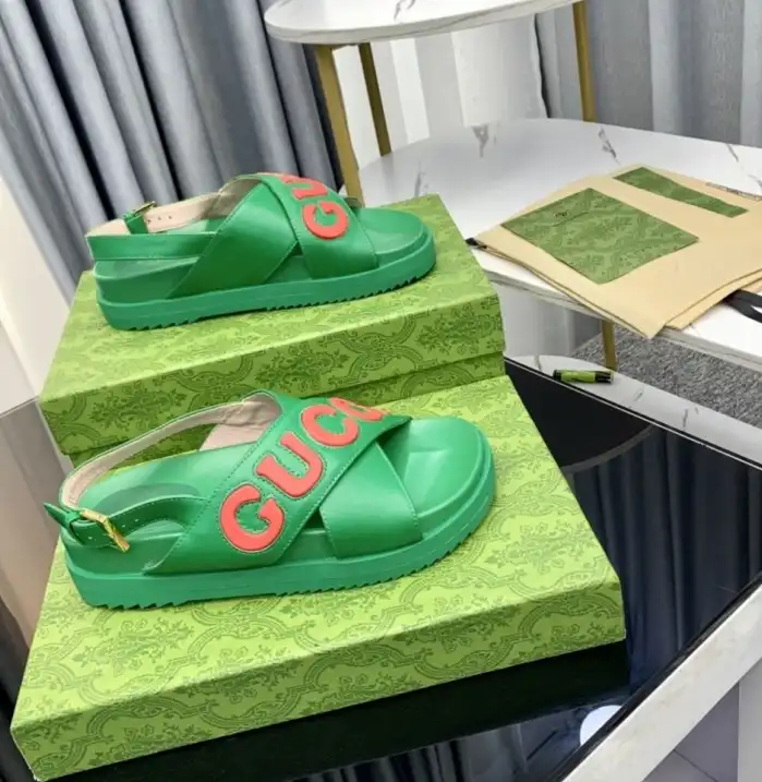 hype Gucci Slippers