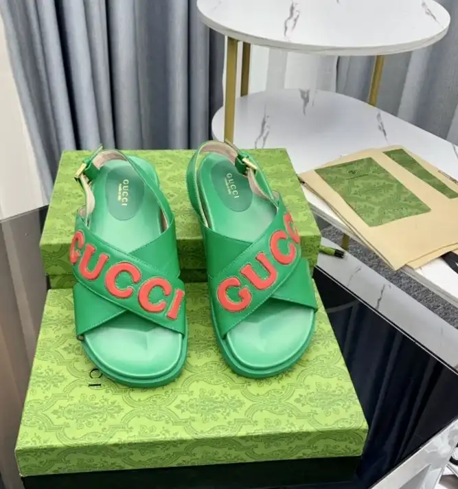 hype Gucci Slippers