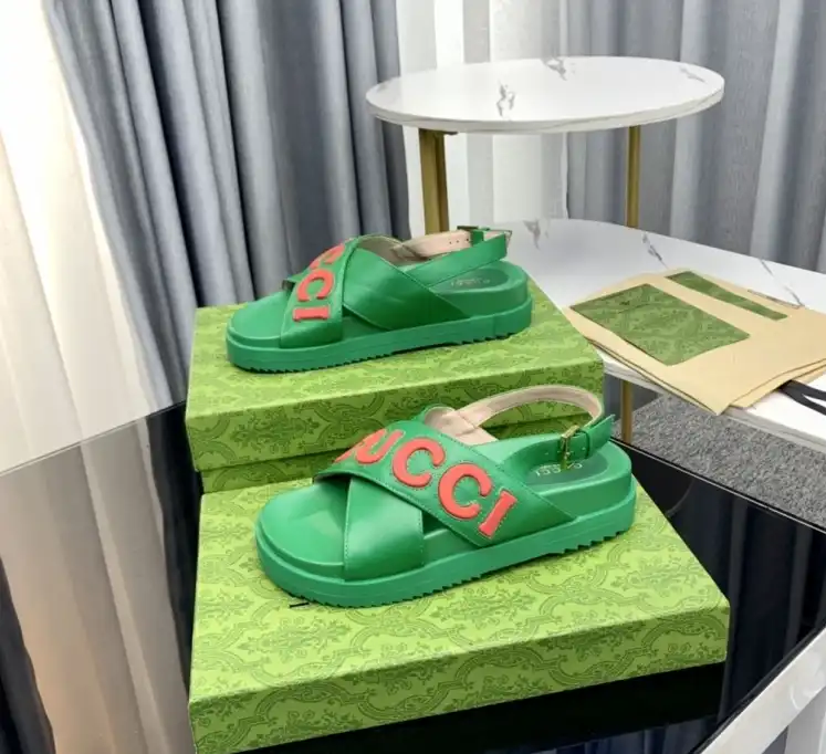 hype Gucci Slippers