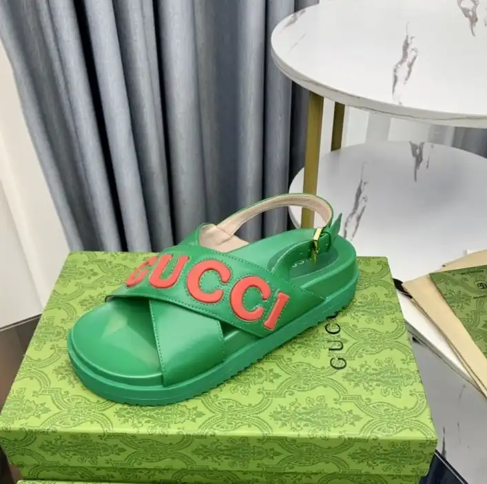 hype Gucci Slippers