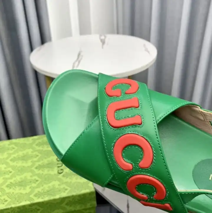 hype Gucci Slippers