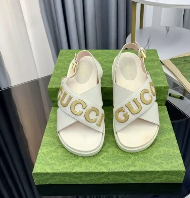 hype Gucci Slippers