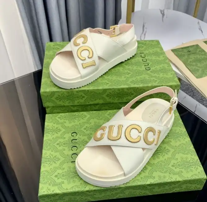 hype Gucci Slippers