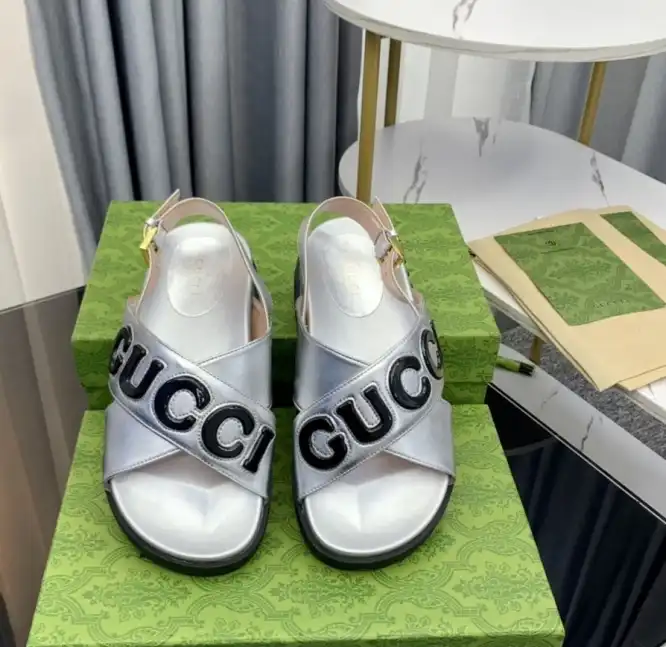 hype Gucci Slippers