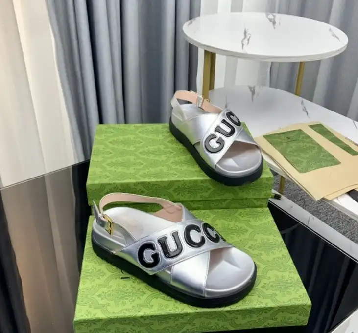 hype Gucci Slippers