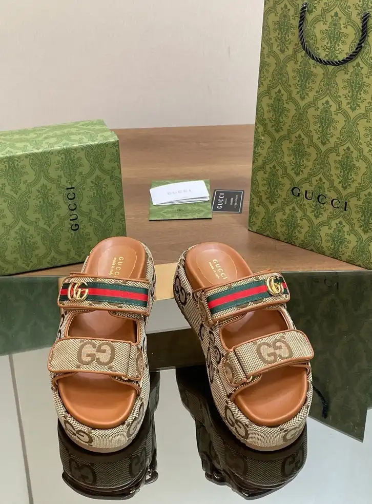 hype Gucci Slippers