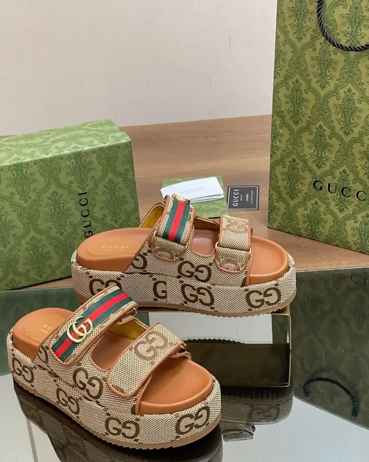 hype Gucci Slippers