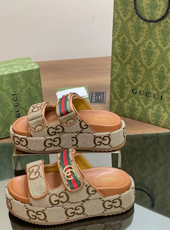 hype Gucci Slippers