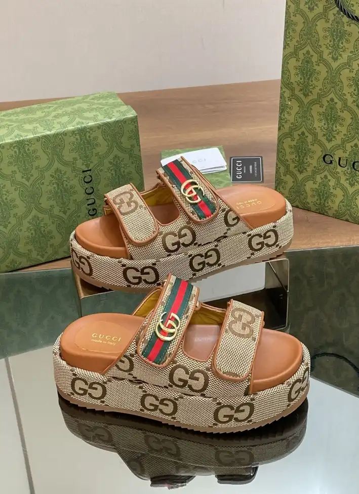 hype Gucci Slippers