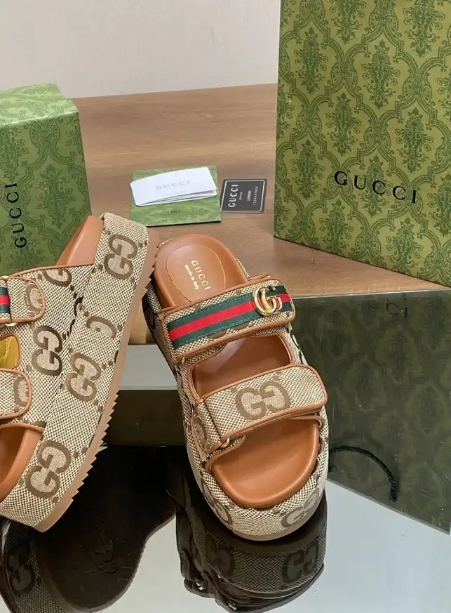 hype Gucci Slippers