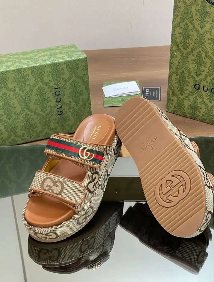 hype Gucci Slippers