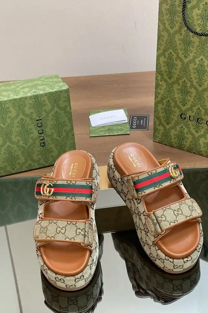 hype Gucci Slippers