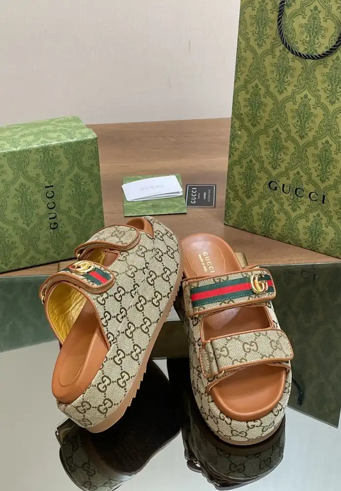 hype Gucci Slippers