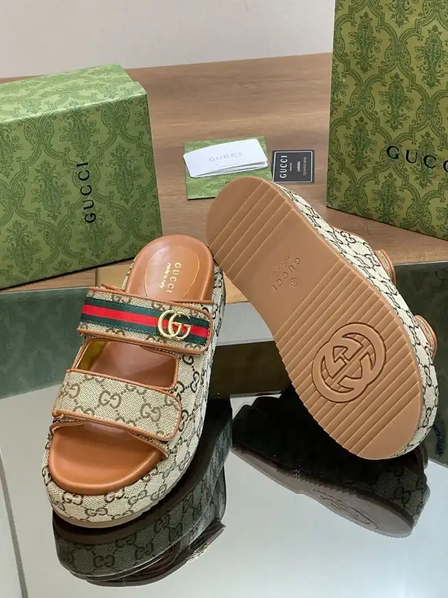 hype Gucci Slippers