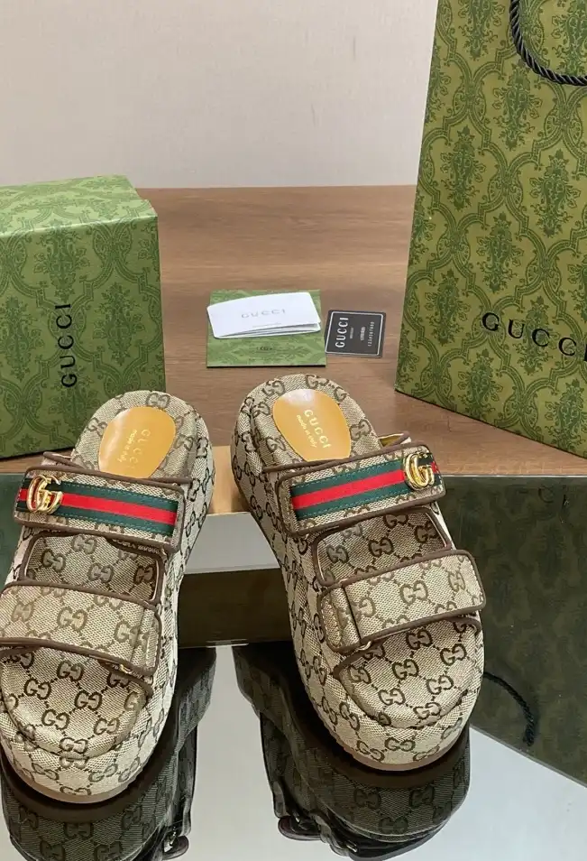 hype Gucci Slippers