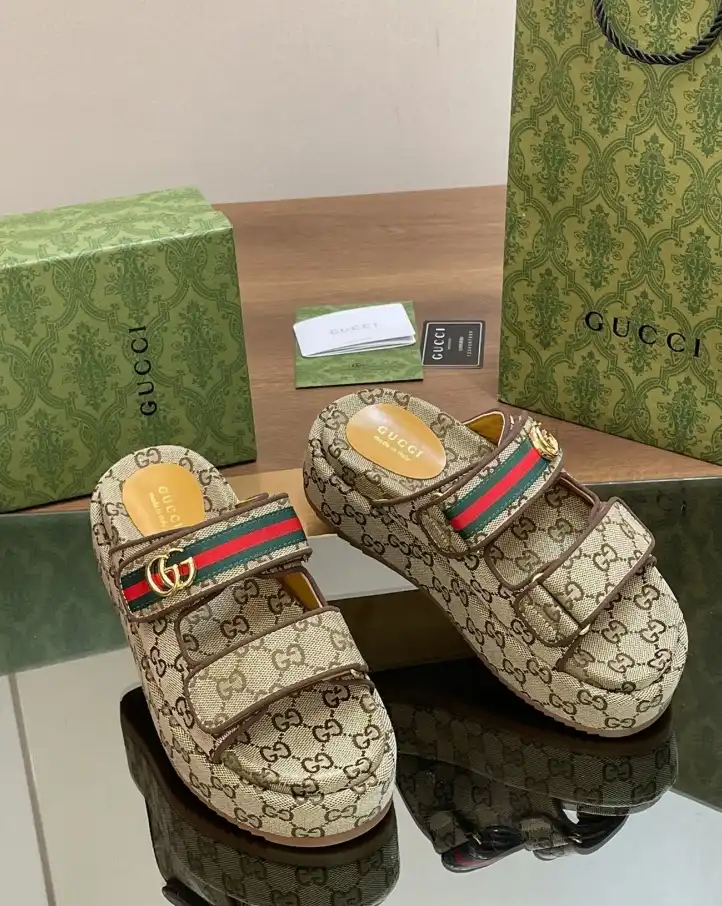 hype Gucci Slippers