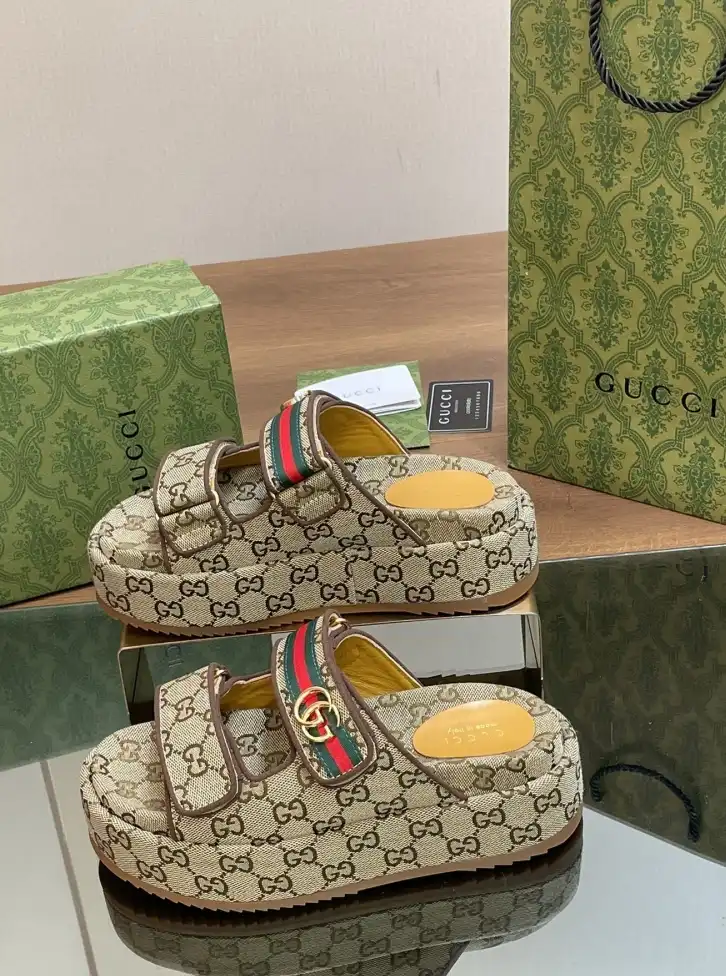 hype Gucci Slippers