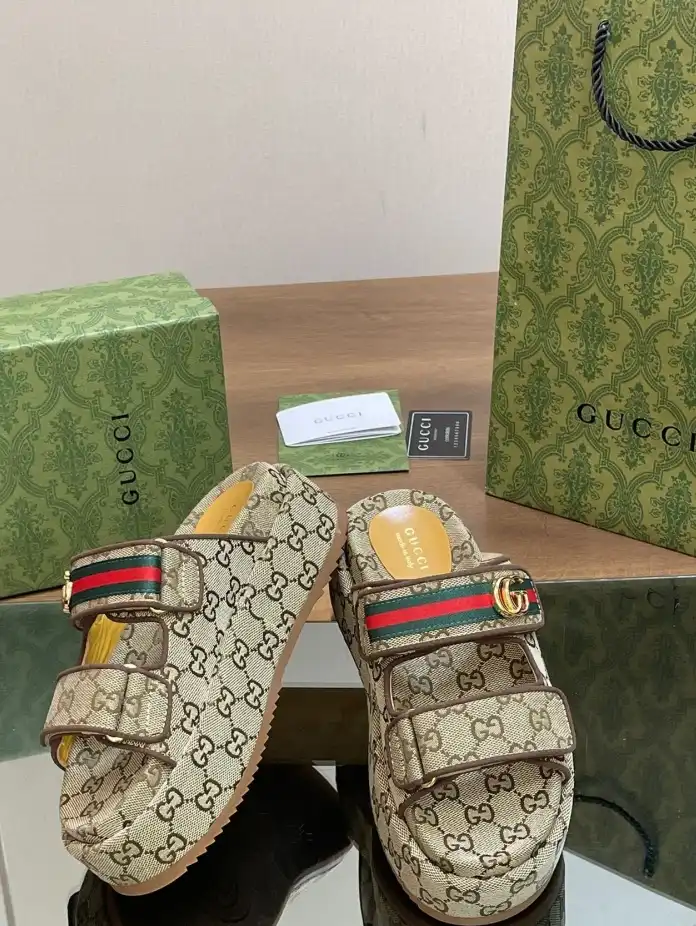 hype Gucci Slippers