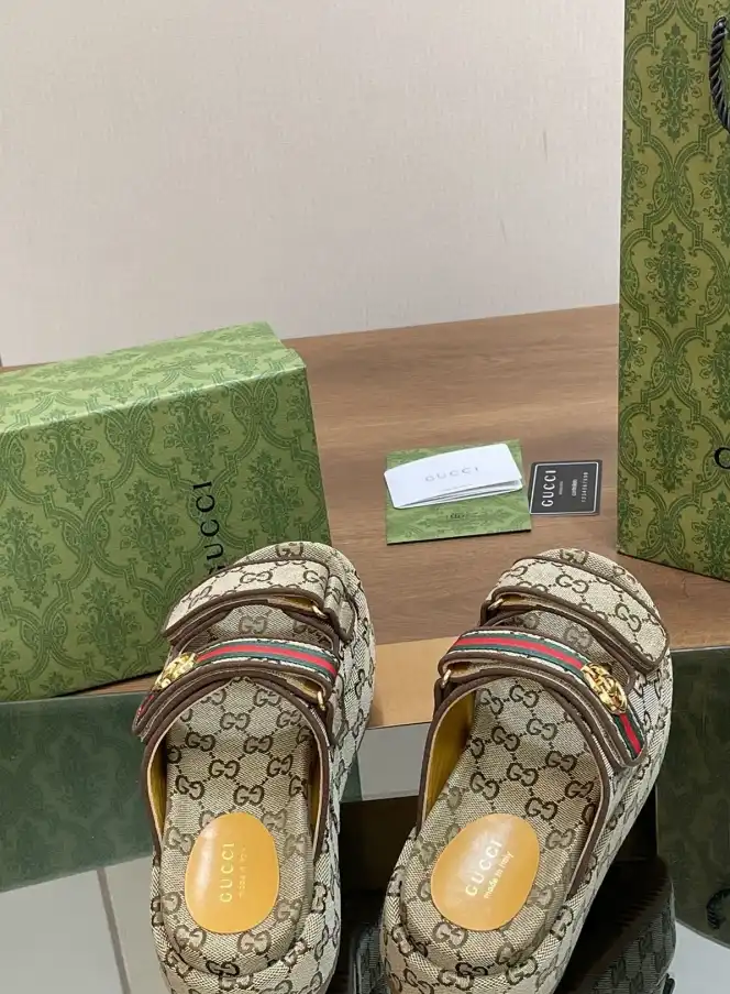 hype Gucci Slippers