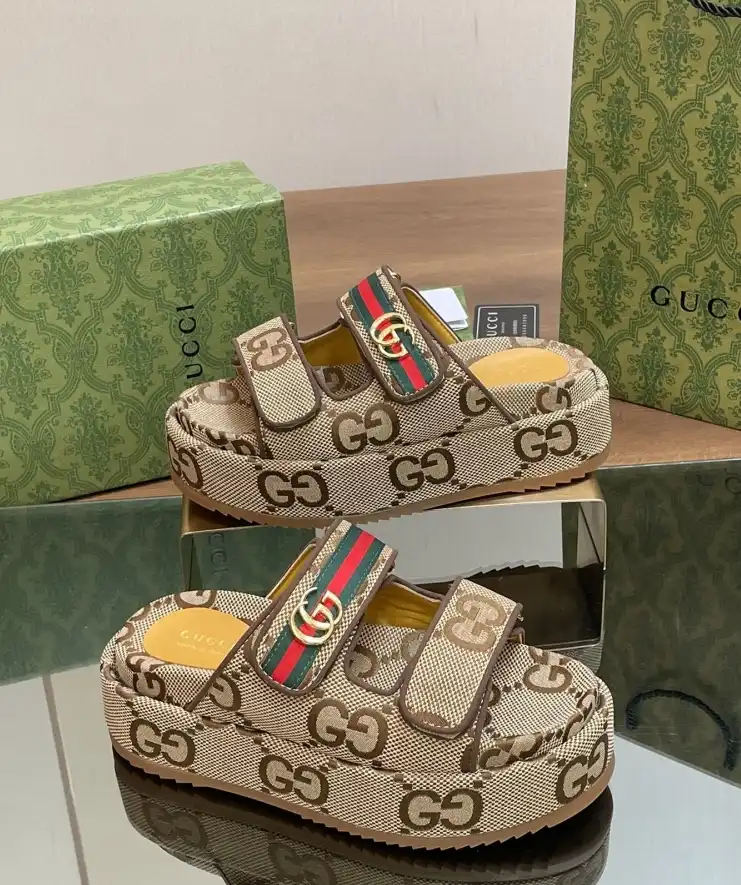 hype Gucci Slippers