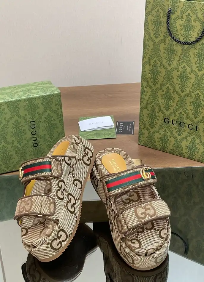 hype Gucci Slippers