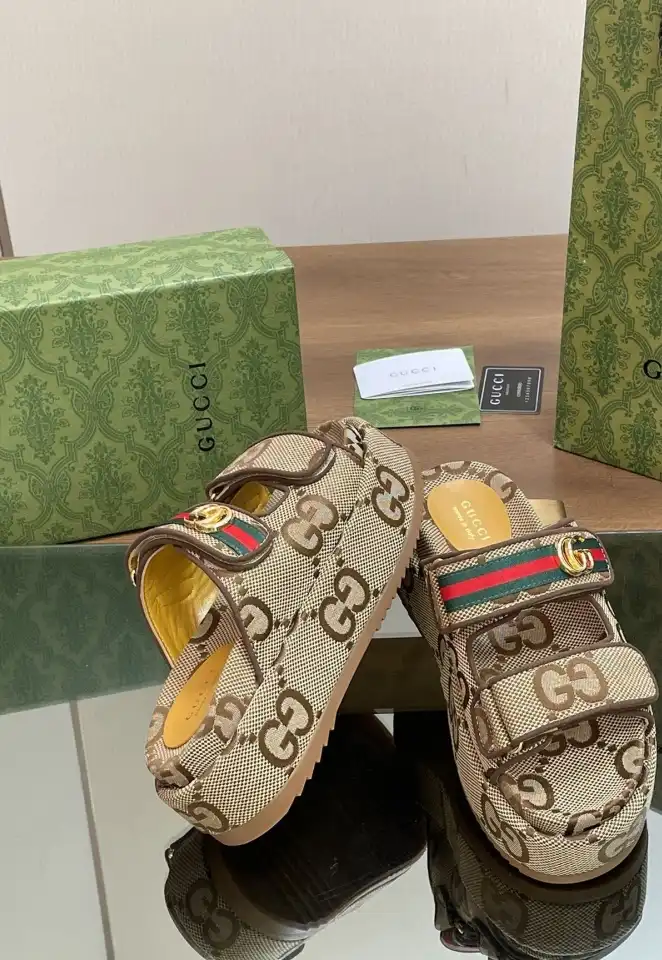 hype Gucci Slippers