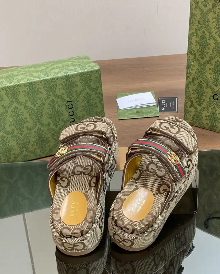 hype Gucci Slippers