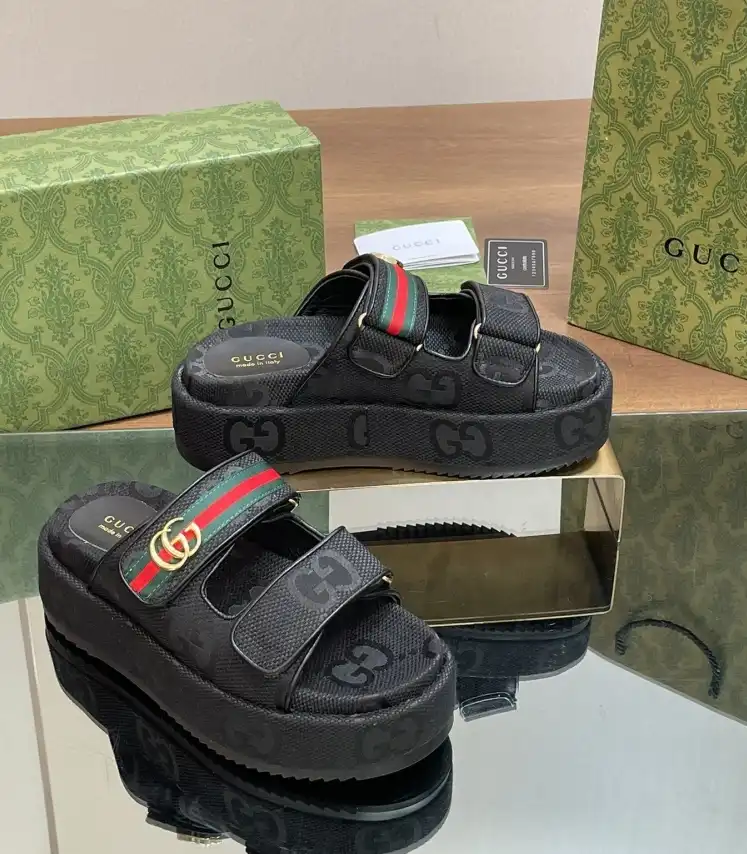 hype Gucci Slippers