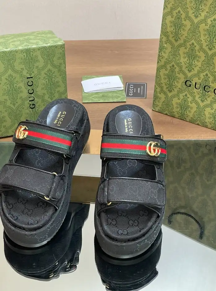 hype Gucci Slippers