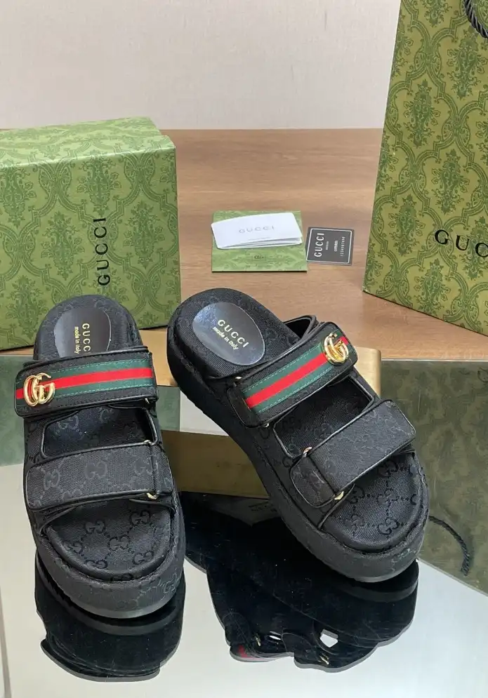 hype Gucci Slippers