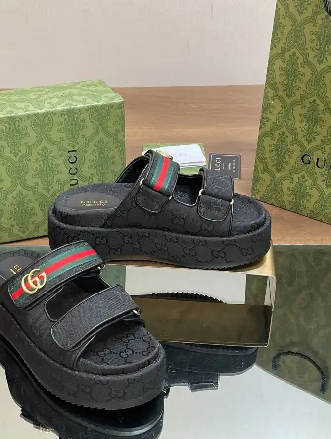 hype Gucci Slippers