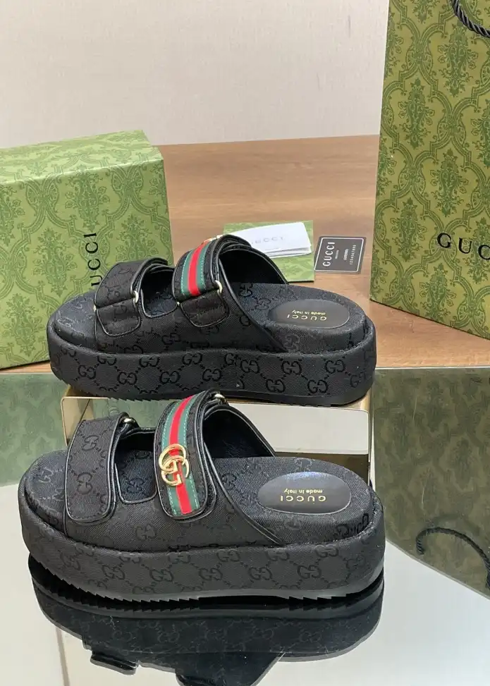 hype Gucci Slippers