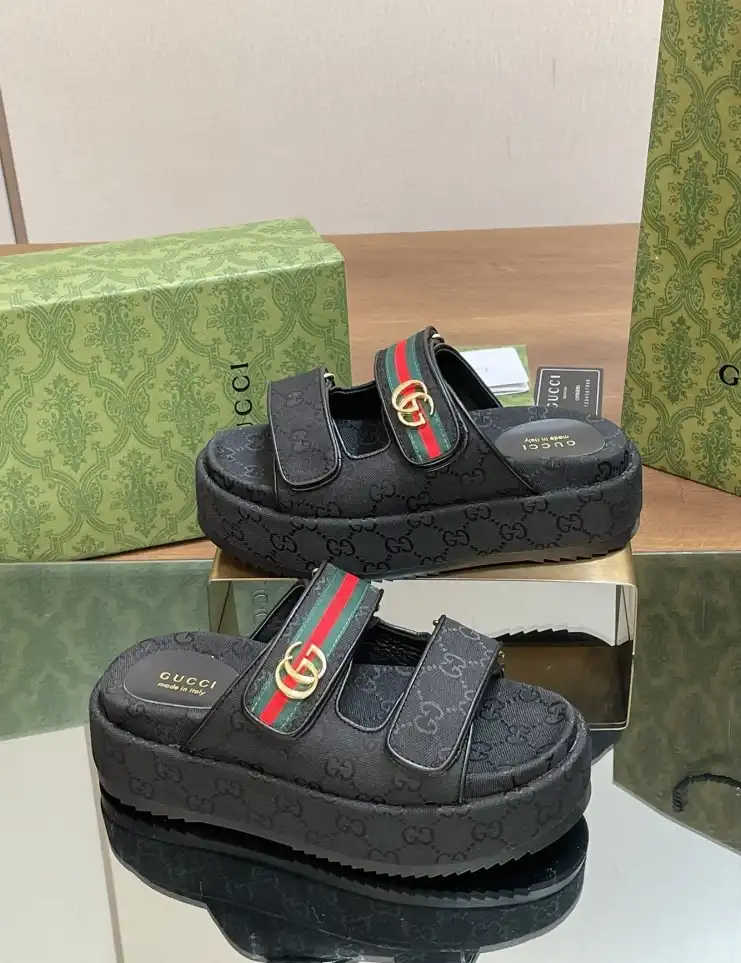 hype Gucci Slippers