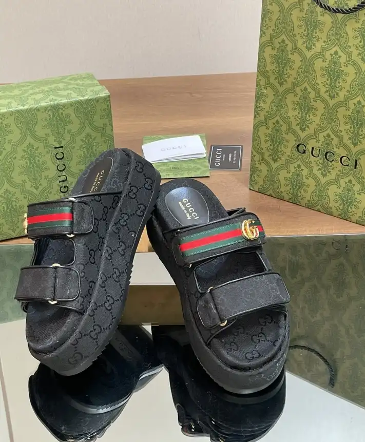 hype Gucci Slippers