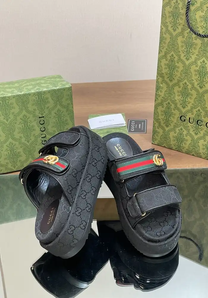 hype Gucci Slippers