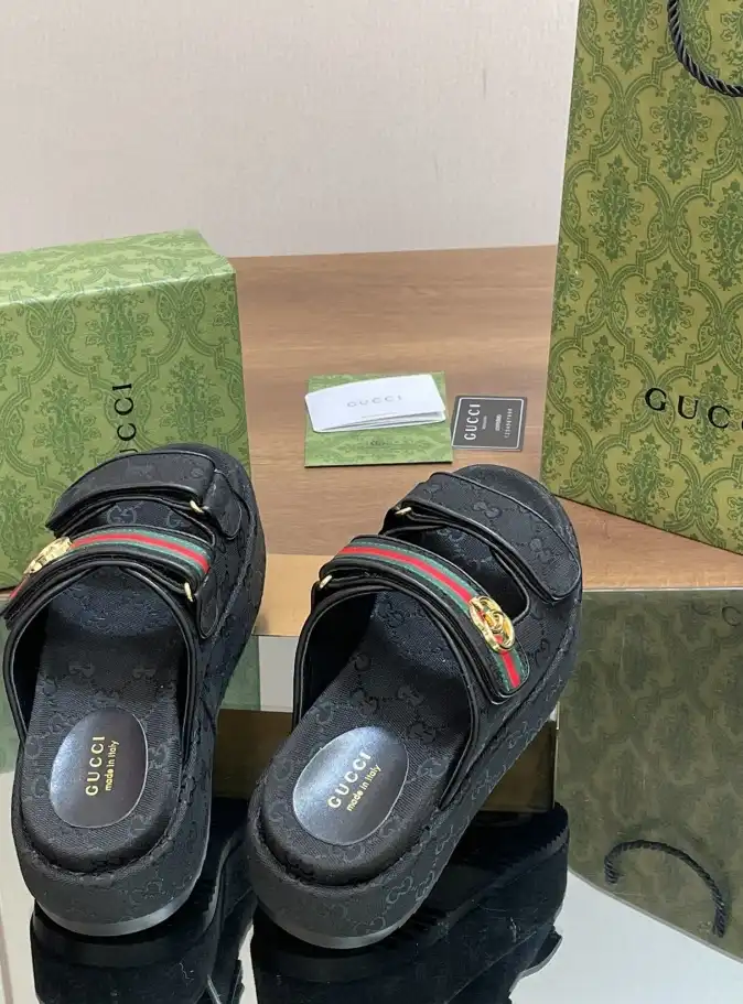 hype Gucci Slippers