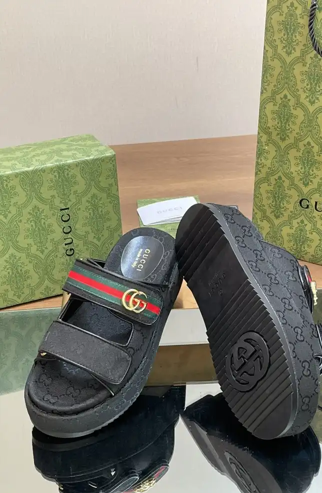 hype Gucci Slippers