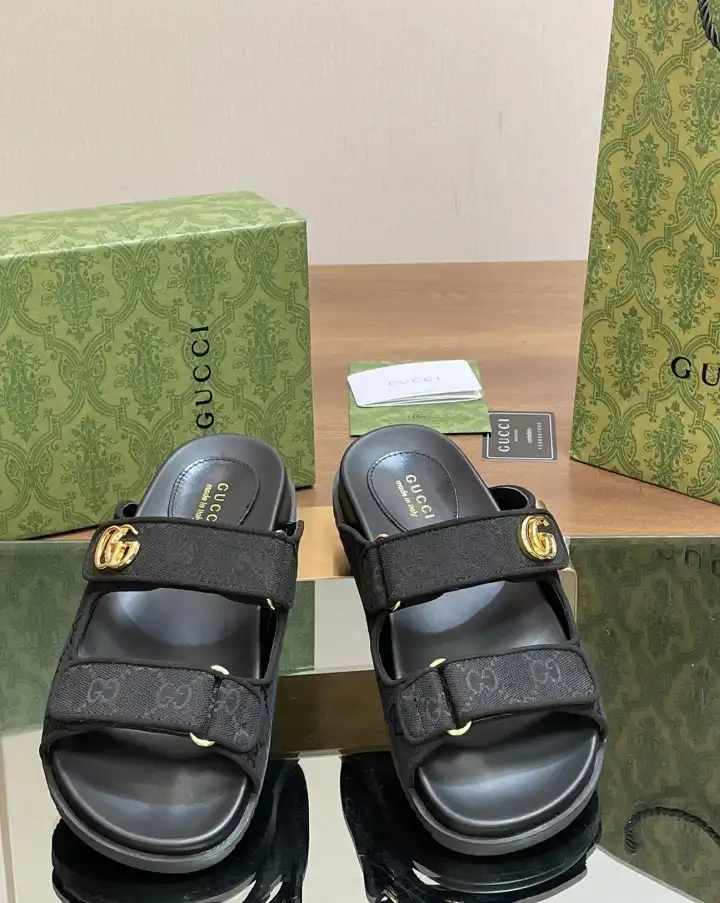 hype Gucci Slippers