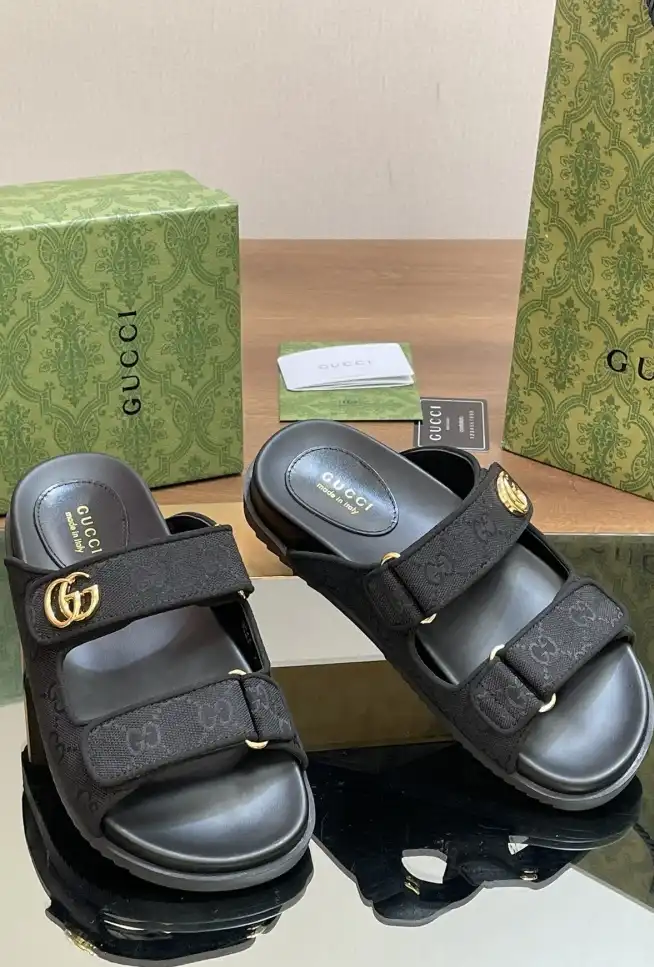 hype Gucci Slippers