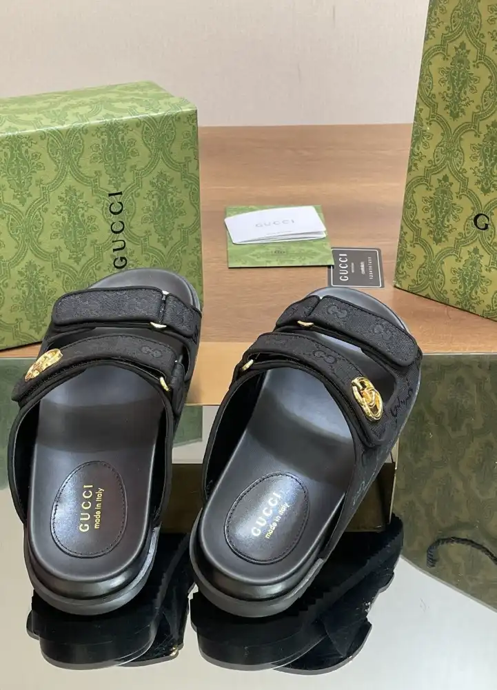 hype Gucci Slippers