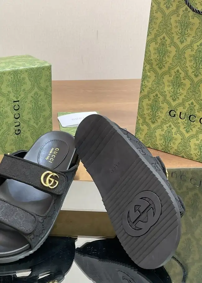 hype Gucci Slippers