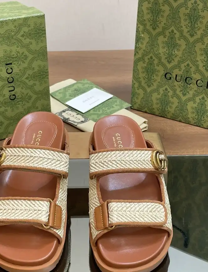 hype Gucci Slippers