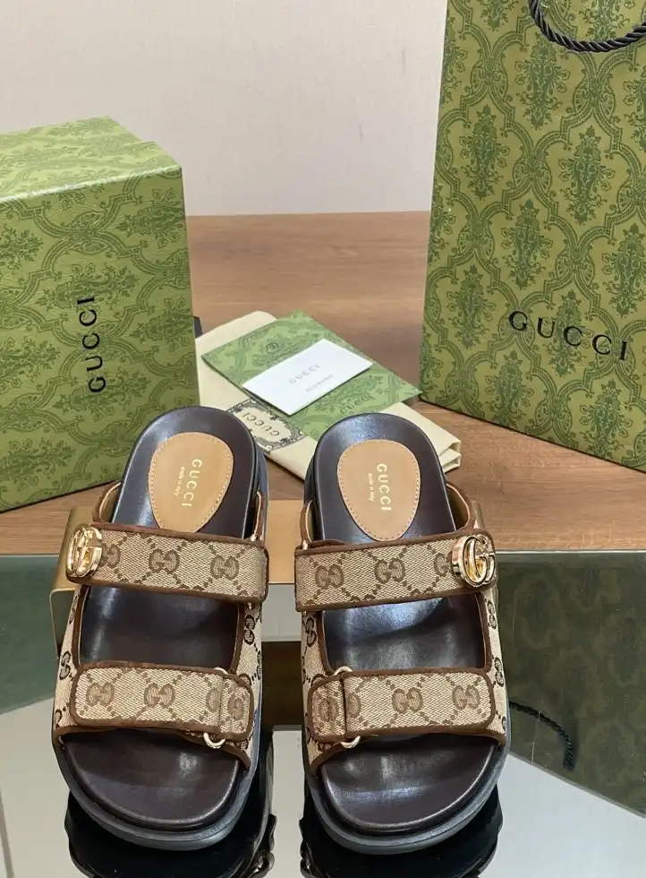 hype Gucci Slippers