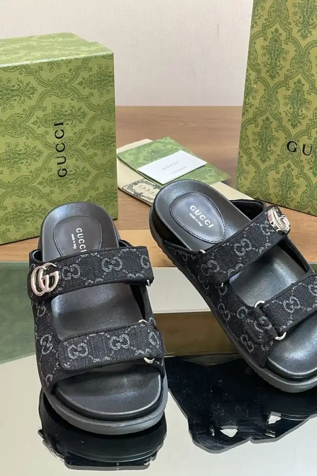 hype Gucci Slippers