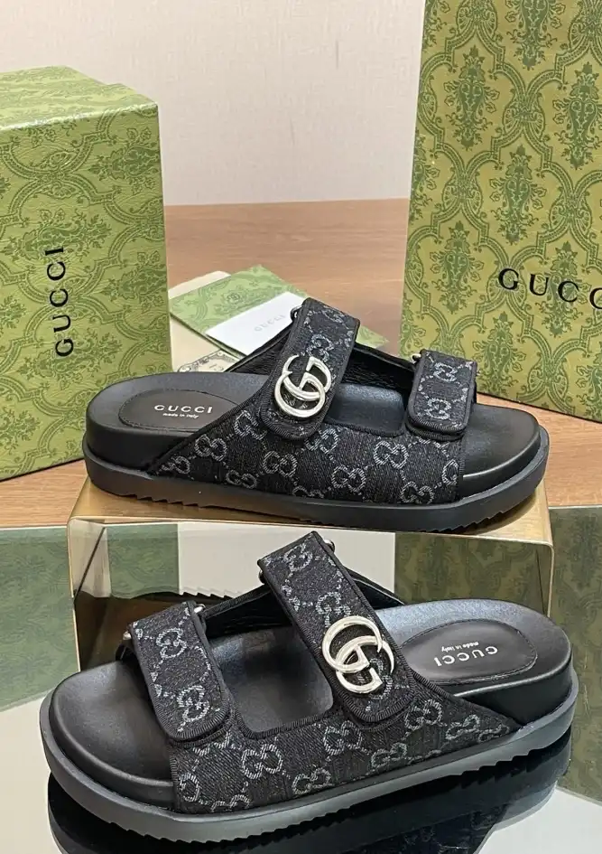 hype Gucci Slippers