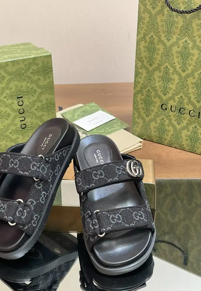 hype Gucci Slippers