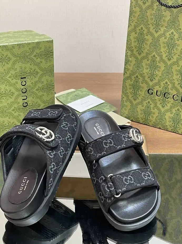 hype Gucci Slippers