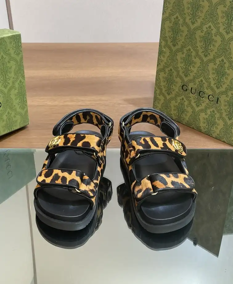 hype Gucci Sandals